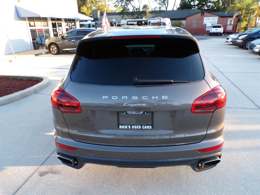 2016 Porsche Cayenne - $15,500