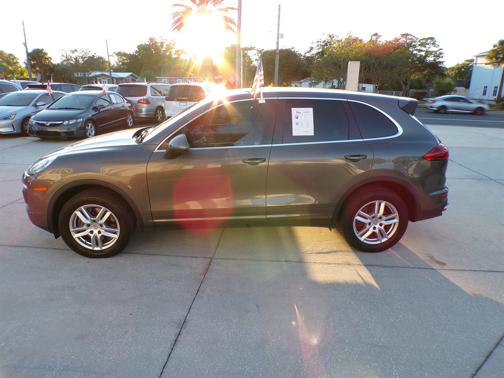 2016 Porsche Cayenne - $15,500