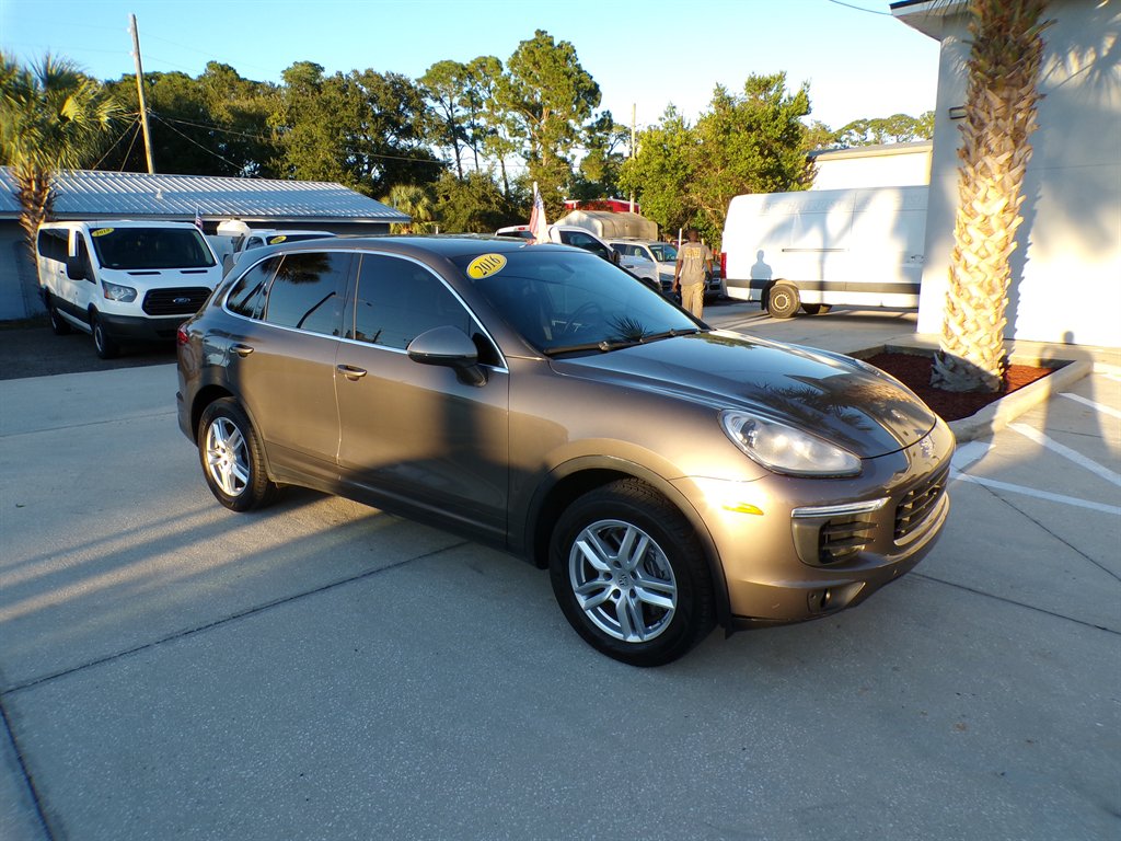 2016 Porsche Cayenne - $15,500