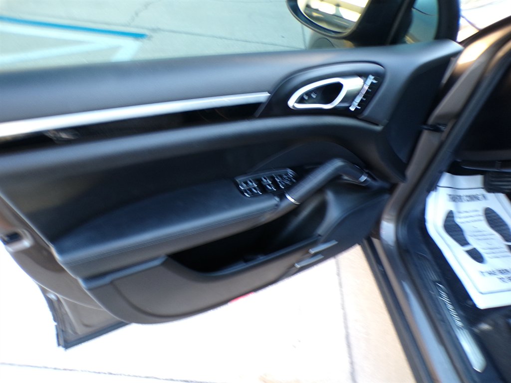 2016 Porsche Cayenne - $15,500