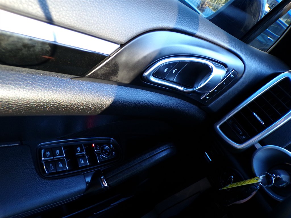 2016 Porsche Cayenne - $15,500