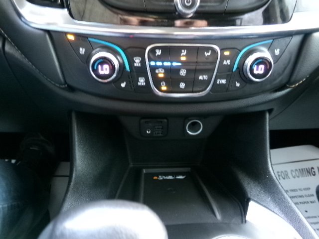 2021 Chevrolet Traverse Premier photo
