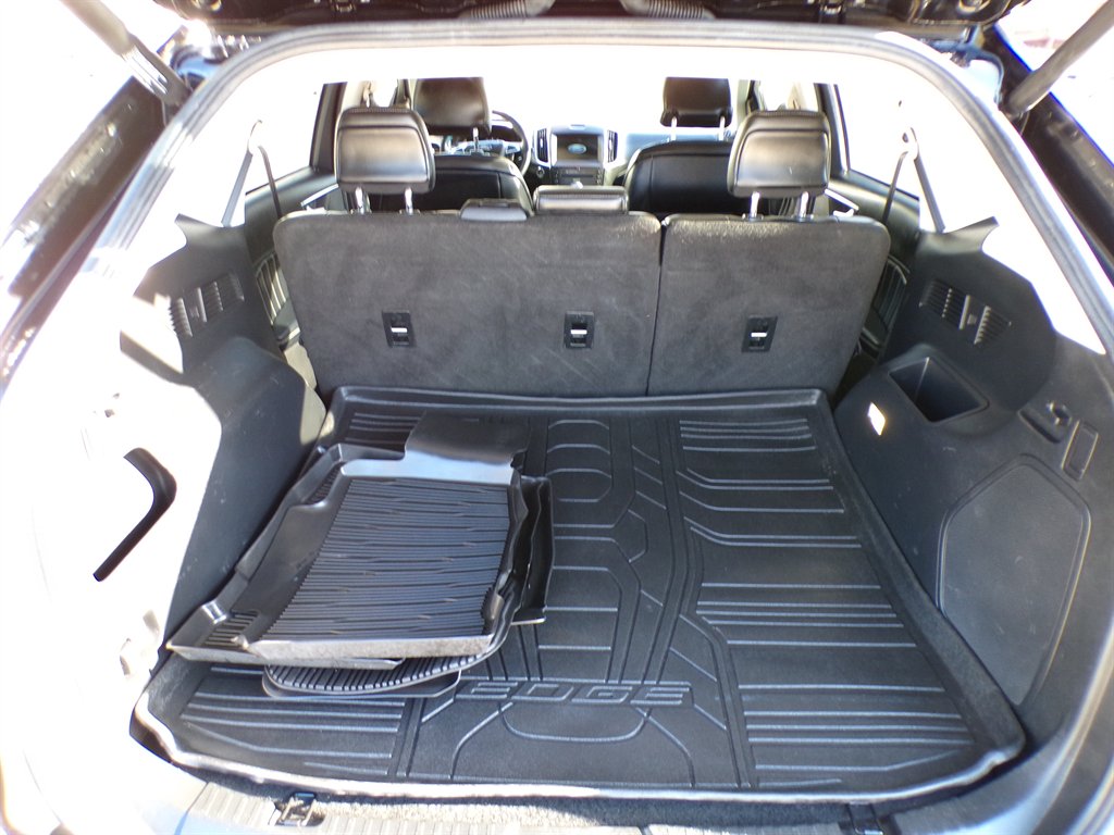 2017 Ford Edge - $16,500