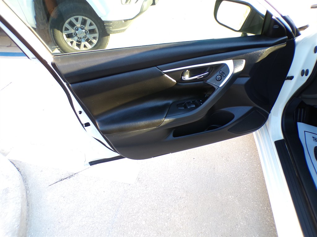 2017 Nissan Altima - $7,950