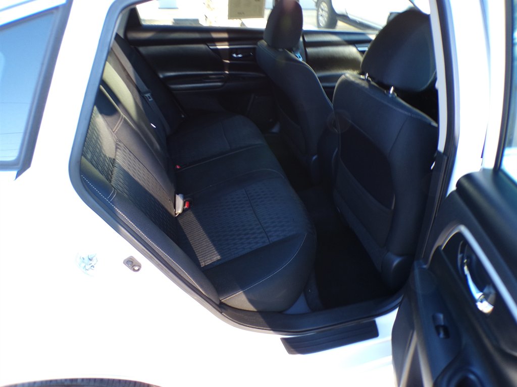 2017 Nissan Altima - $7,950