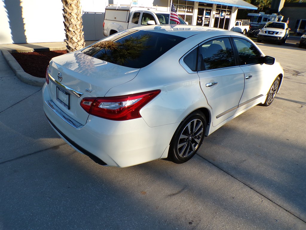2017 Nissan Altima - $7,950