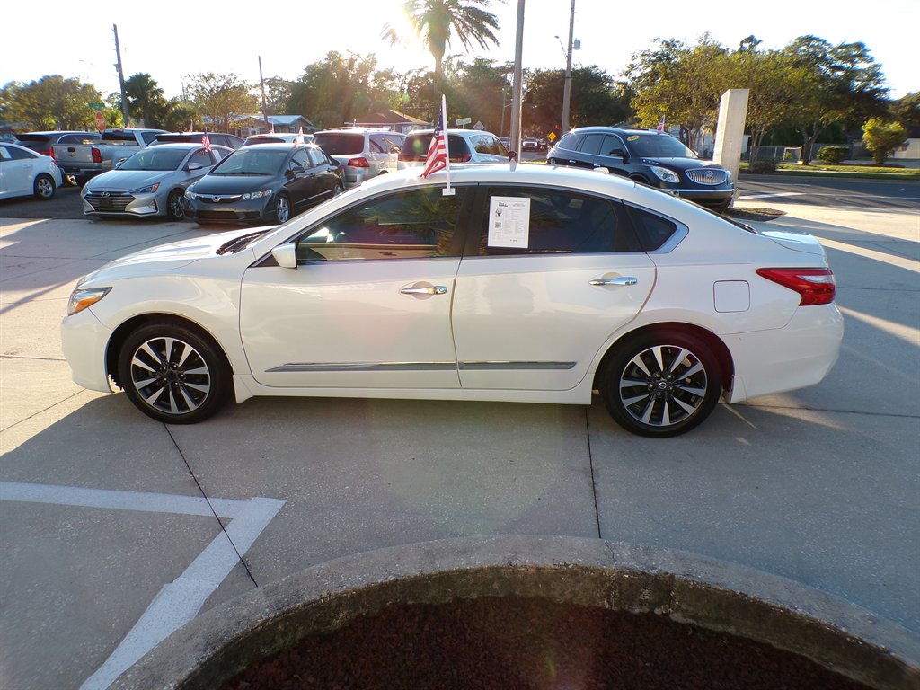 2017 Nissan Altima - $7,950