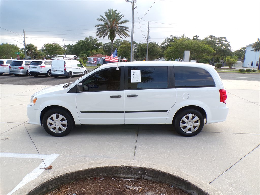 2014 Dodge Grand Caravan - $7,950