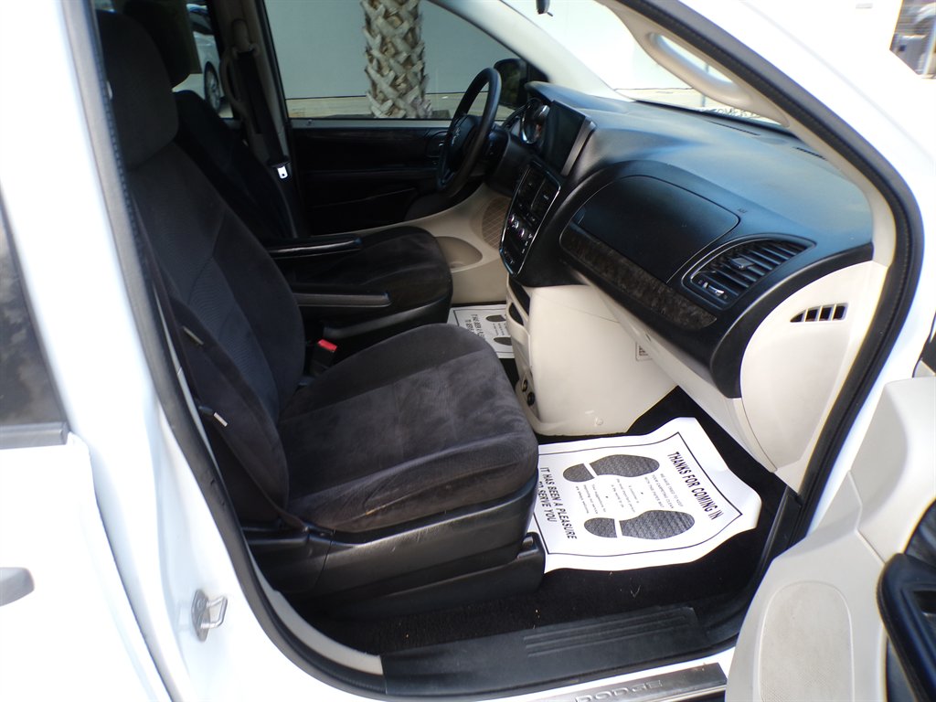 2014 Dodge Grand Caravan - $7,950