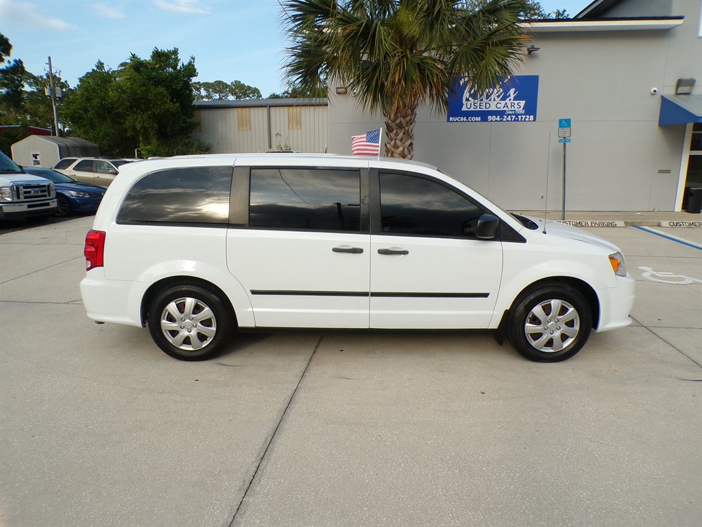 2014 Dodge Grand Caravan - $7,950