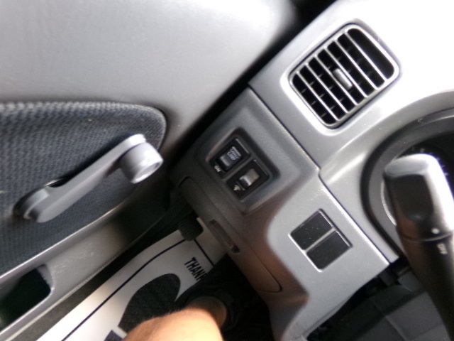 2002 Nissan Frontier SE-V6 photo