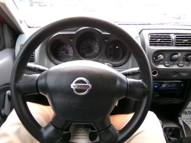 2002 Nissan Frontier SE-V6 photo
