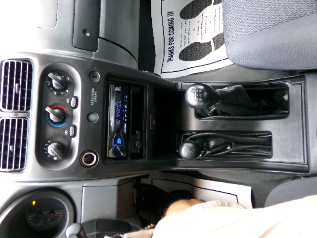 2002 Nissan Frontier SE-V6 photo