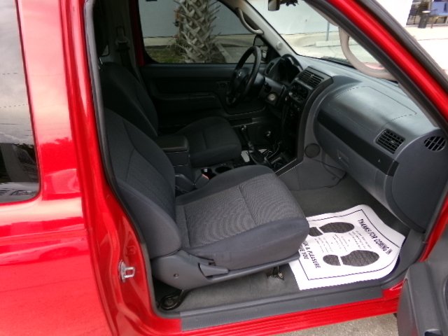 2002 Nissan Frontier SE-V6 photo
