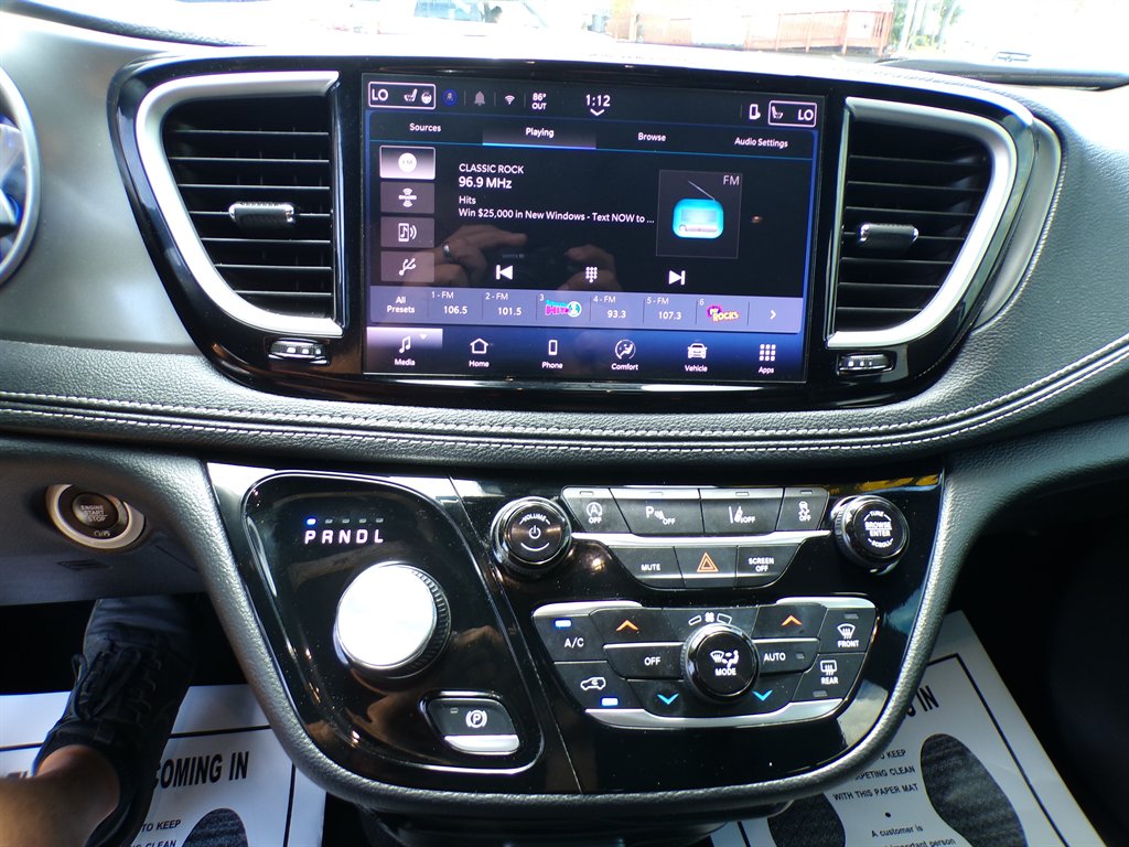 2025 Chrysler Pacifica - $28,950