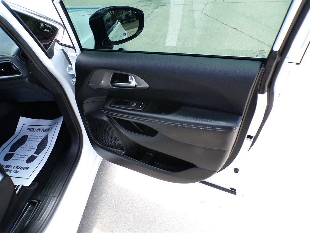 2025 Chrysler Pacifica - $28,950