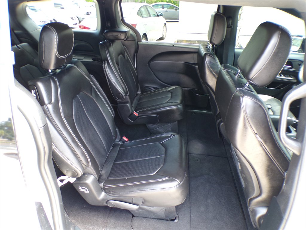 2025 Chrysler Pacifica - $28,950