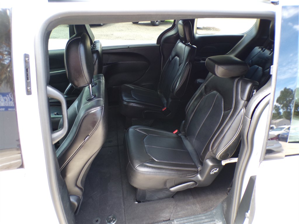 2025 Chrysler Pacifica - $28,950