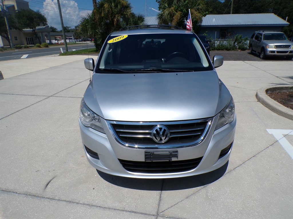 2009 Volkswagen Routan - $7,950
