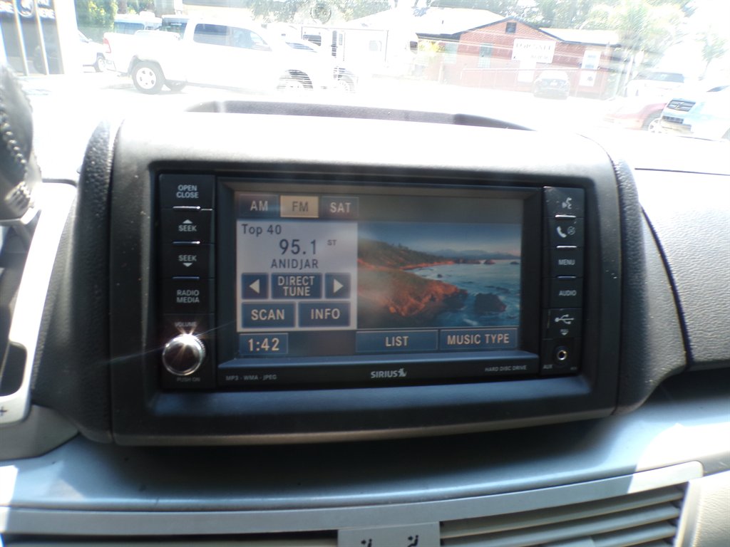 2009 Volkswagen Routan - $7,950