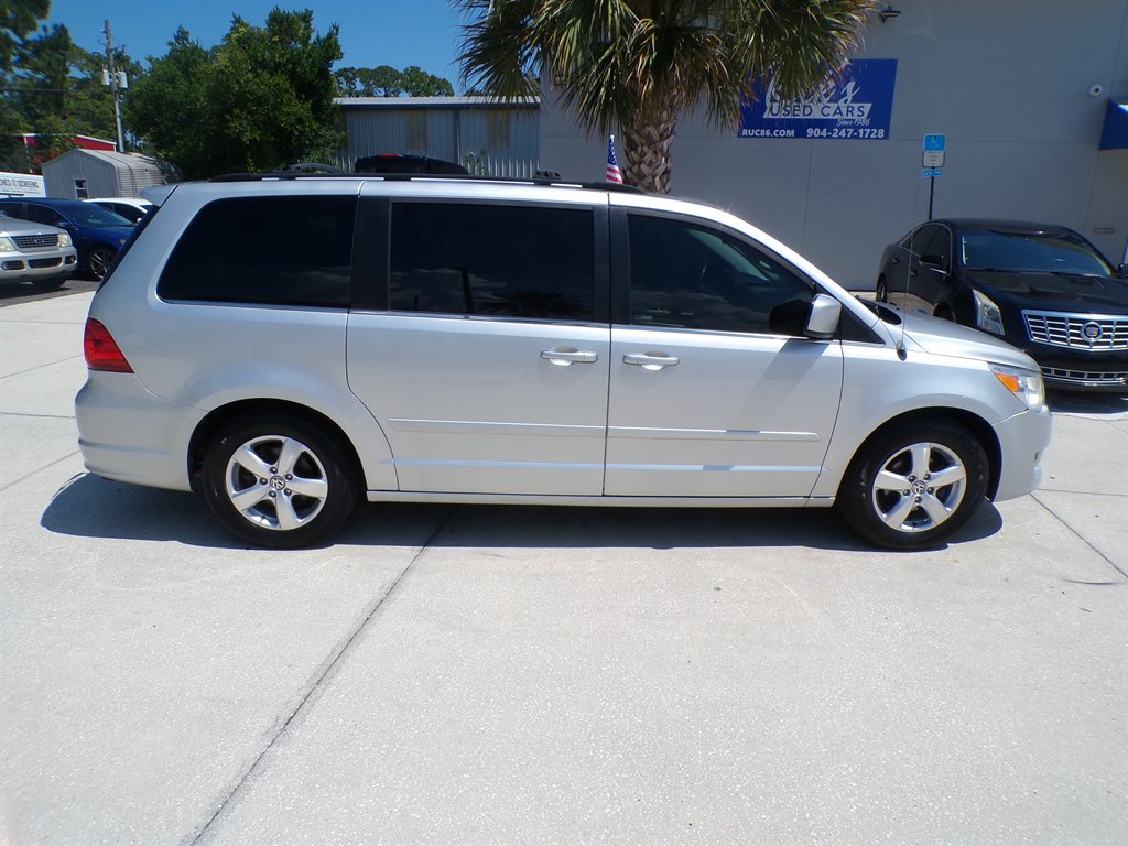 2009 Volkswagen Routan - $7,950