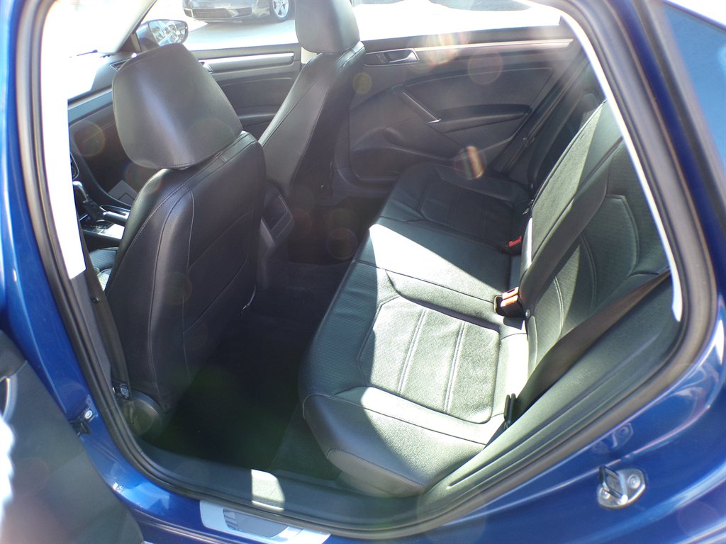 2017 Volkswagen Passat - $9,950