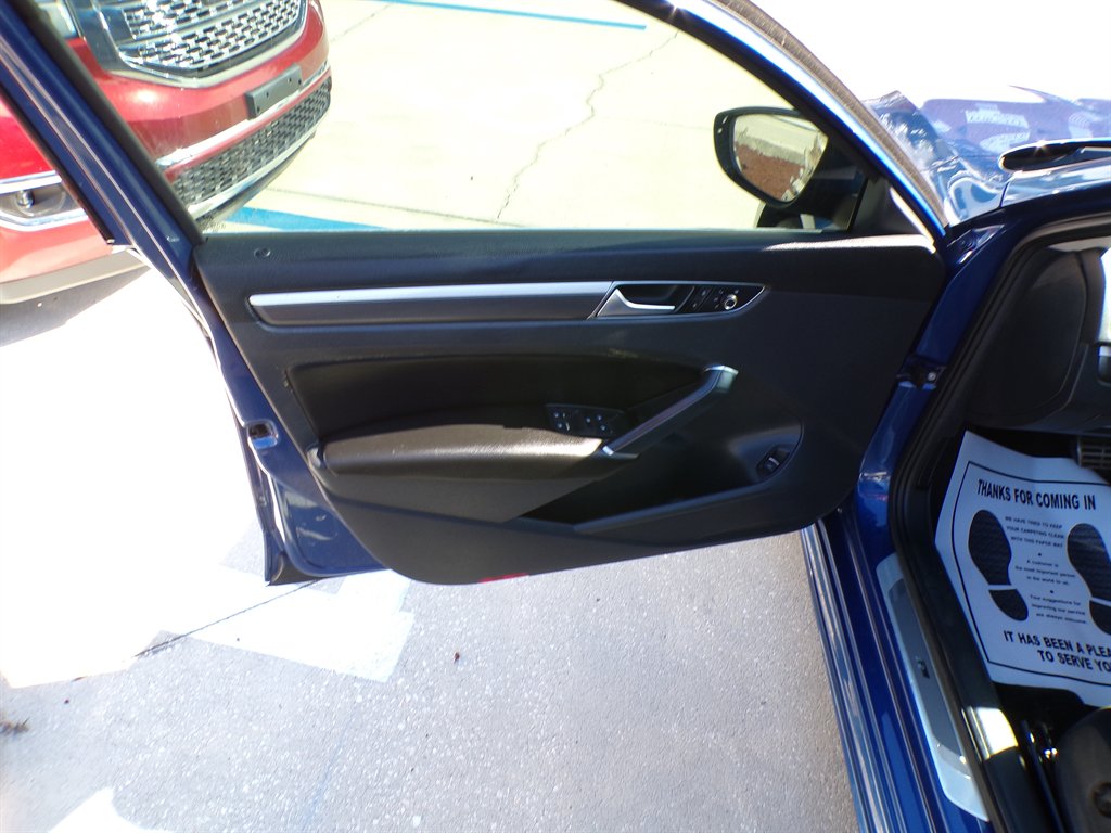 2017 Volkswagen Passat - $9,950