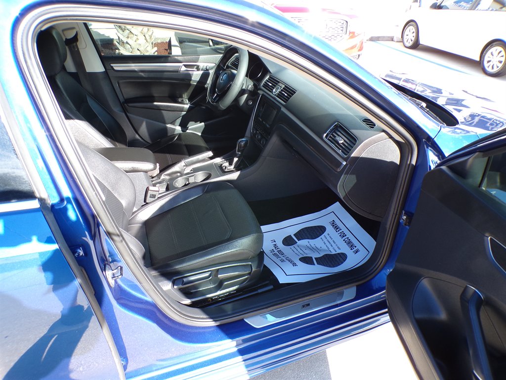 2017 Volkswagen Passat - $9,950