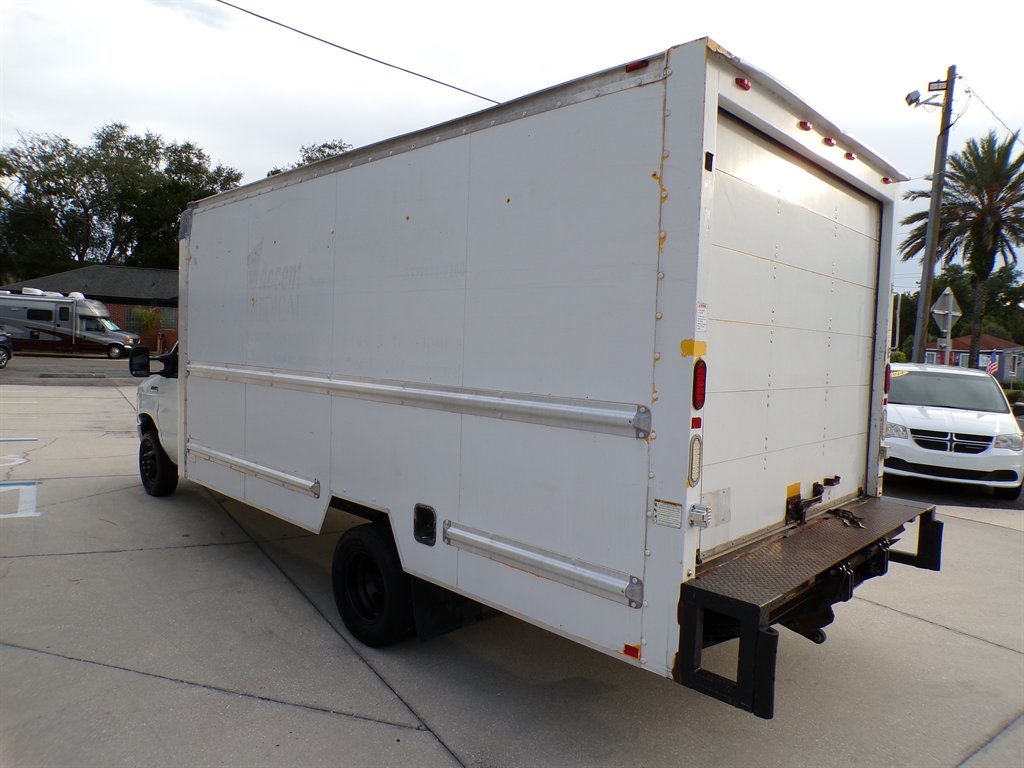 2012 Ford E-350 - $10,950