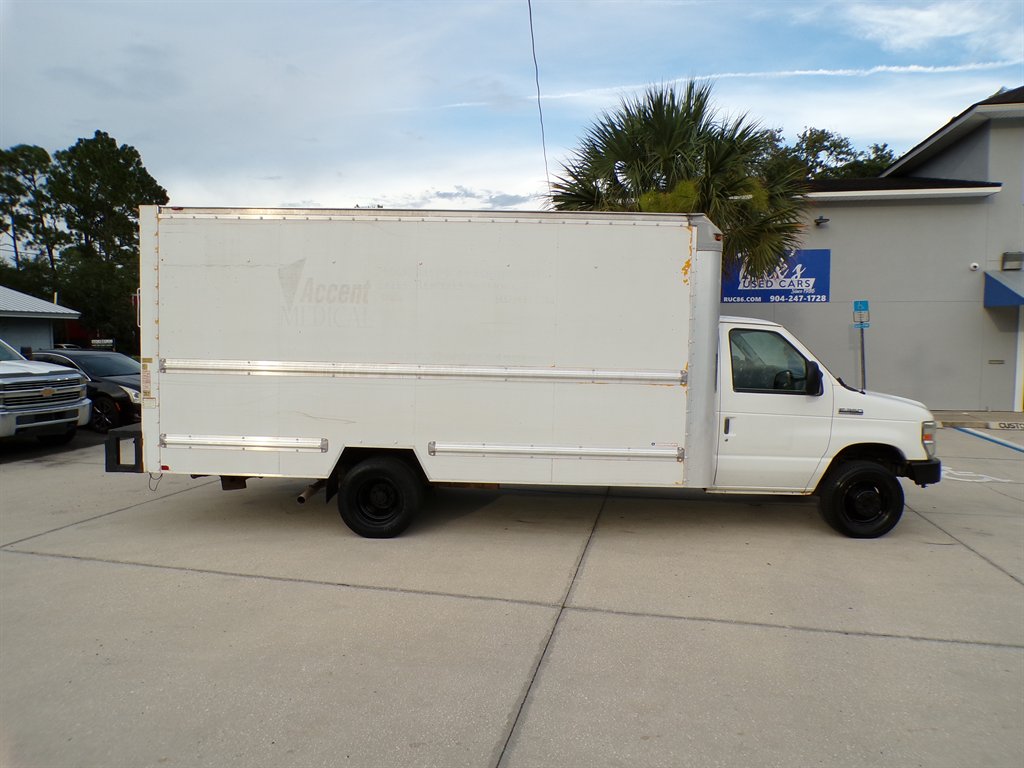2012 Ford E-350 - $10,950