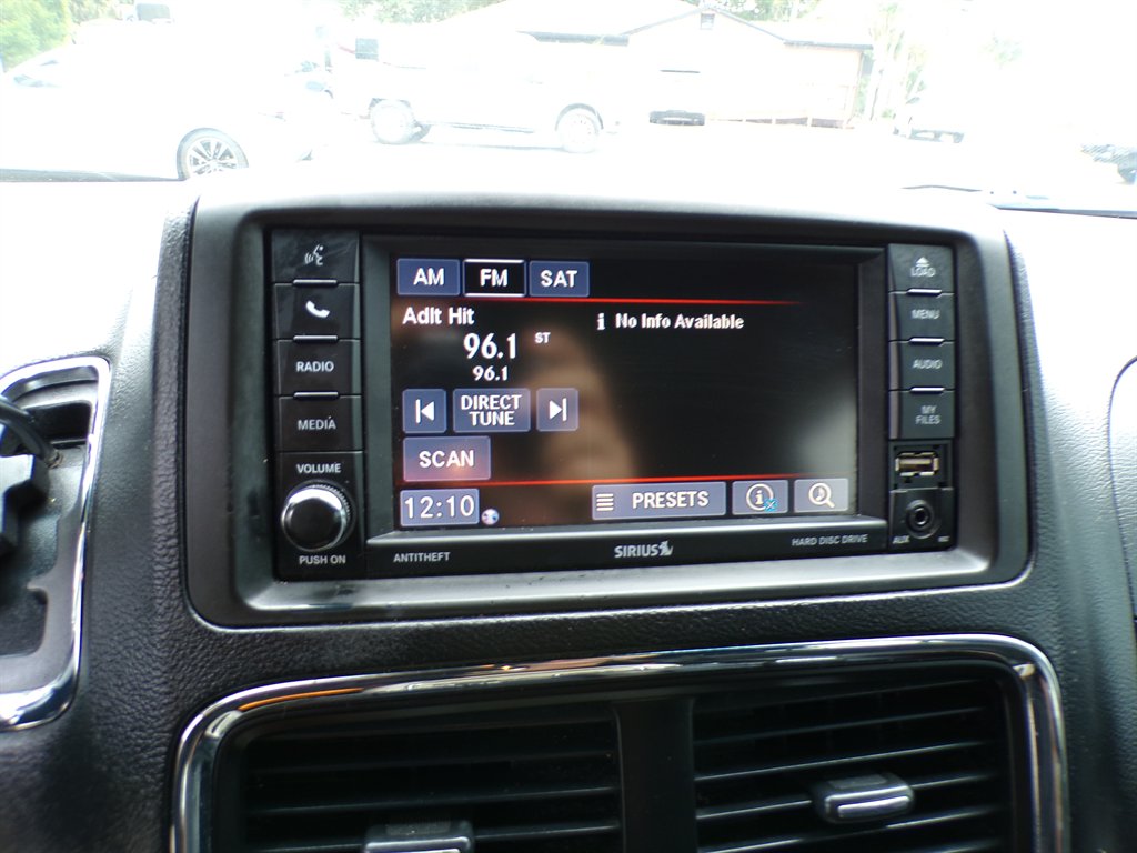 2017 Dodge Grand Caravan - $11,950