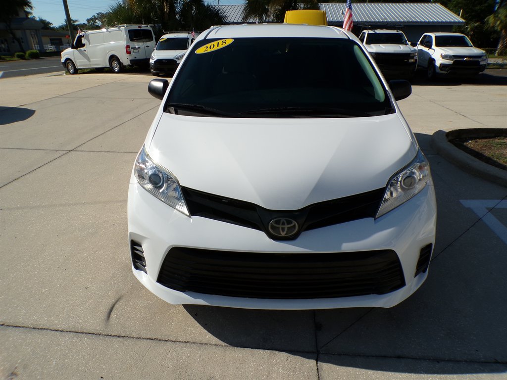 2018 Toyota Sienna - $11,950