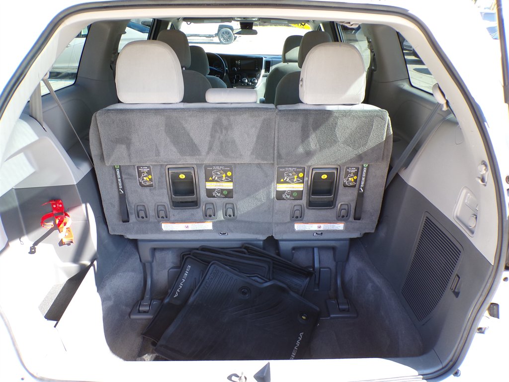 2018 Toyota Sienna - $11,950