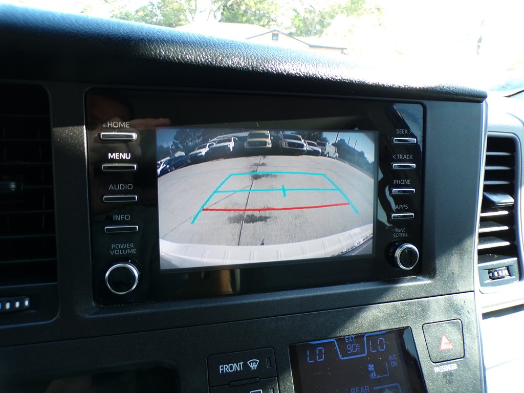2018 Toyota Sienna - $11,950