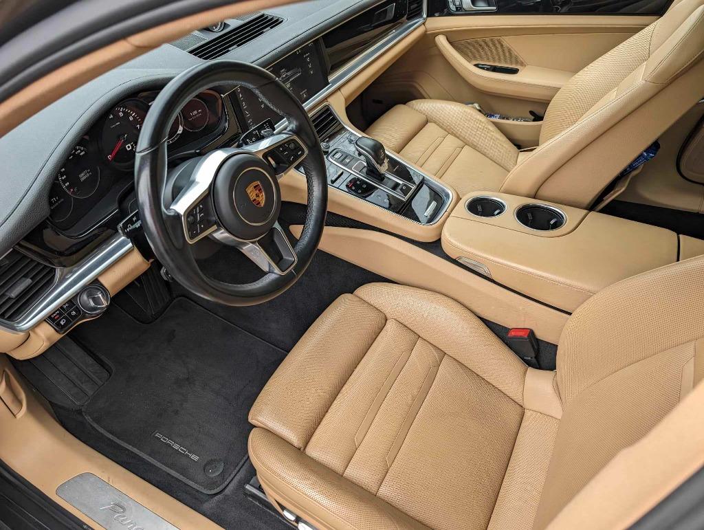 2018 Porsche Panamera 4 photo