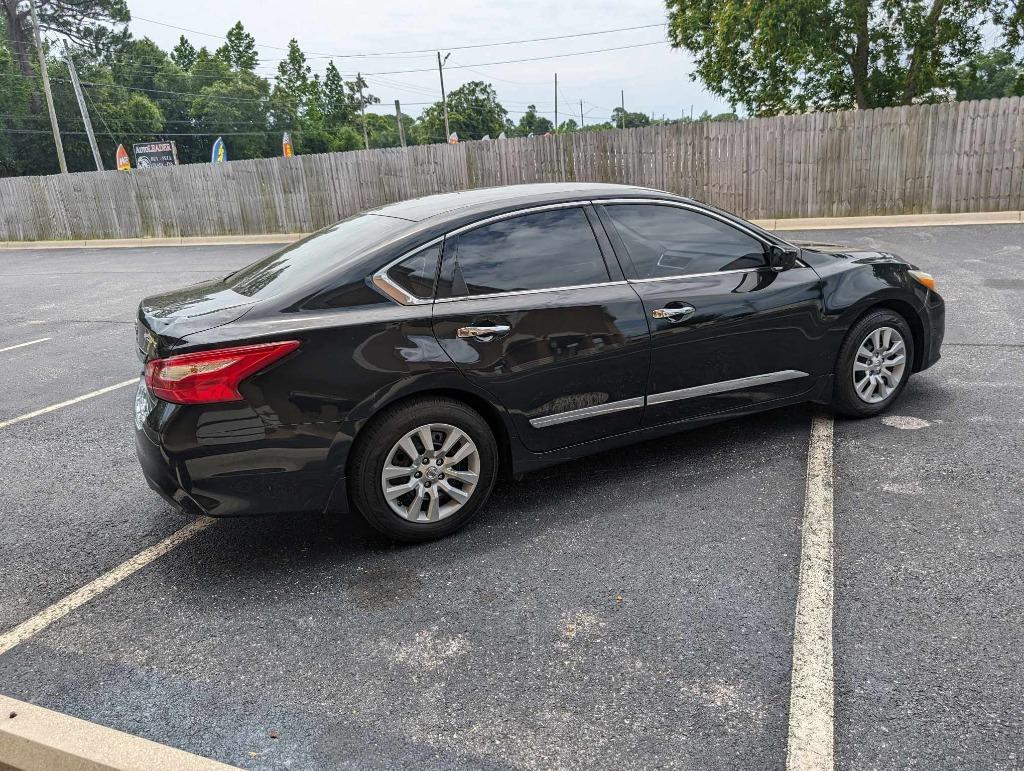 2017 Nissan Altima S photo