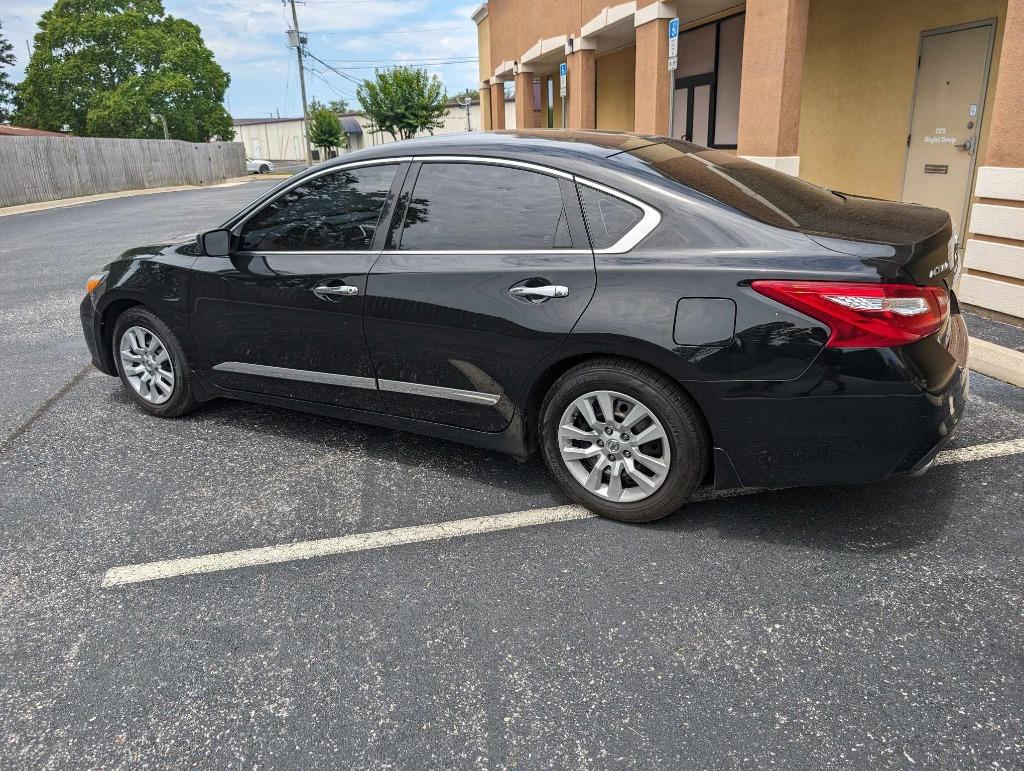 2017 Nissan Altima S photo