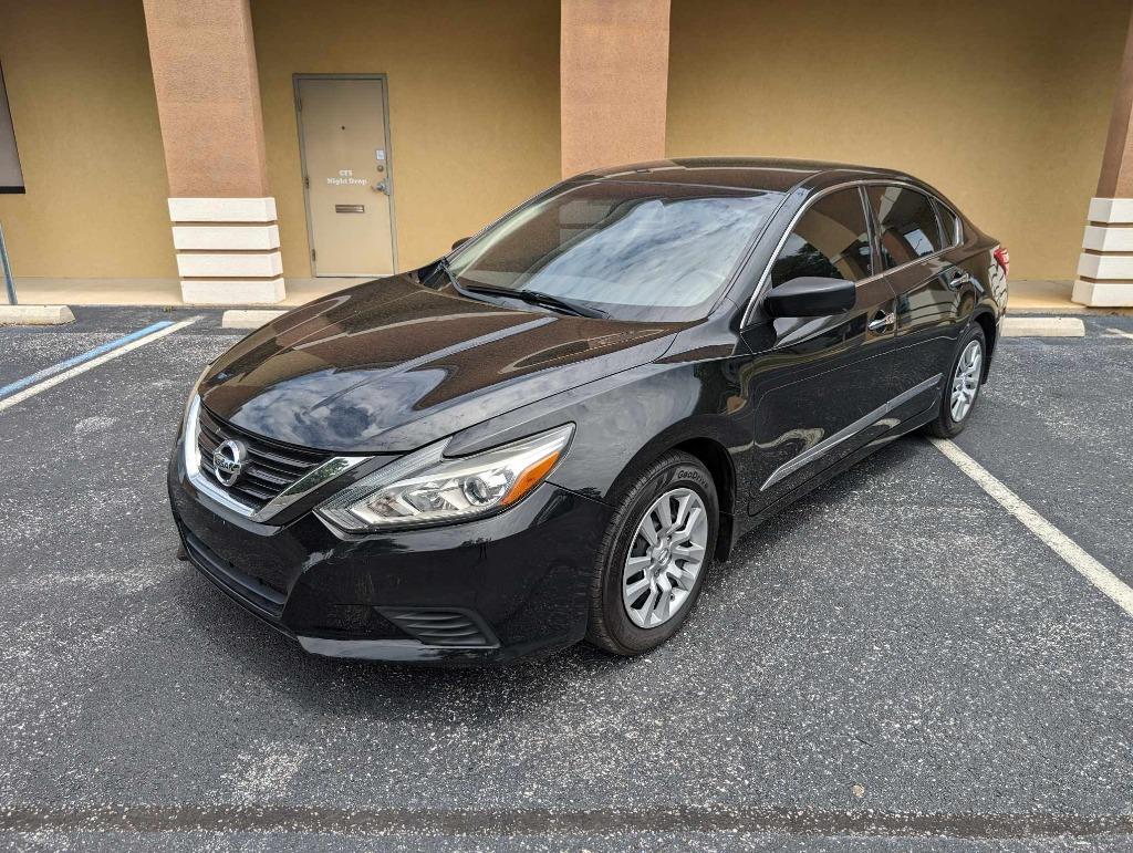 2017 Nissan Altima S photo