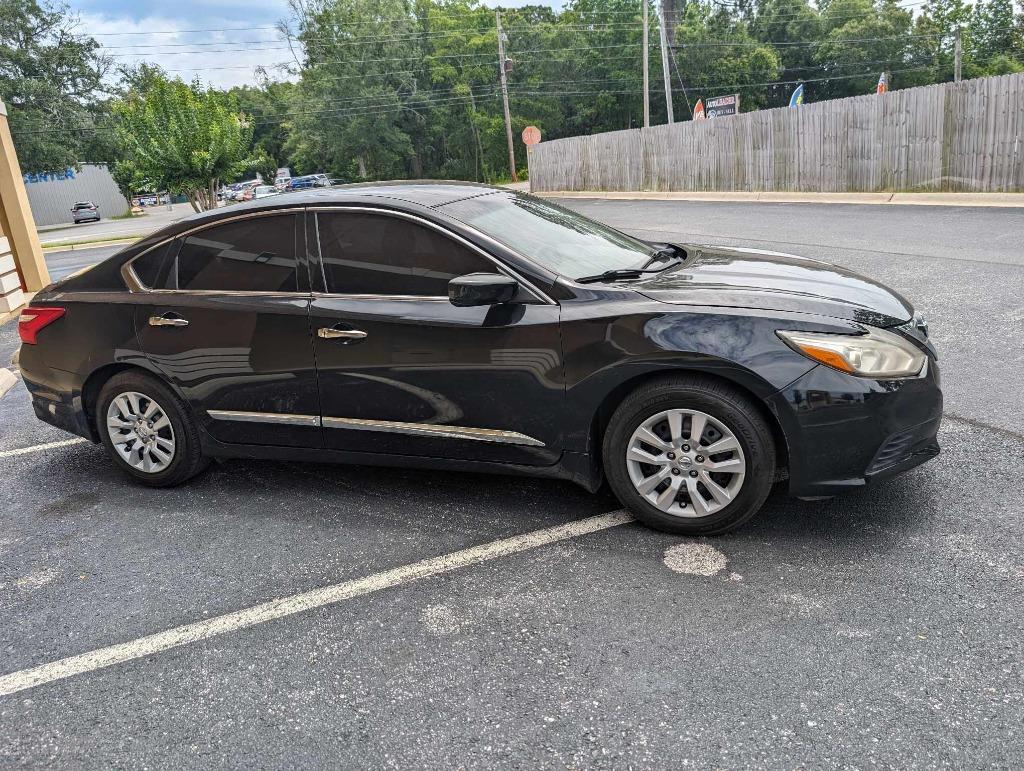 2017 Nissan Altima S photo