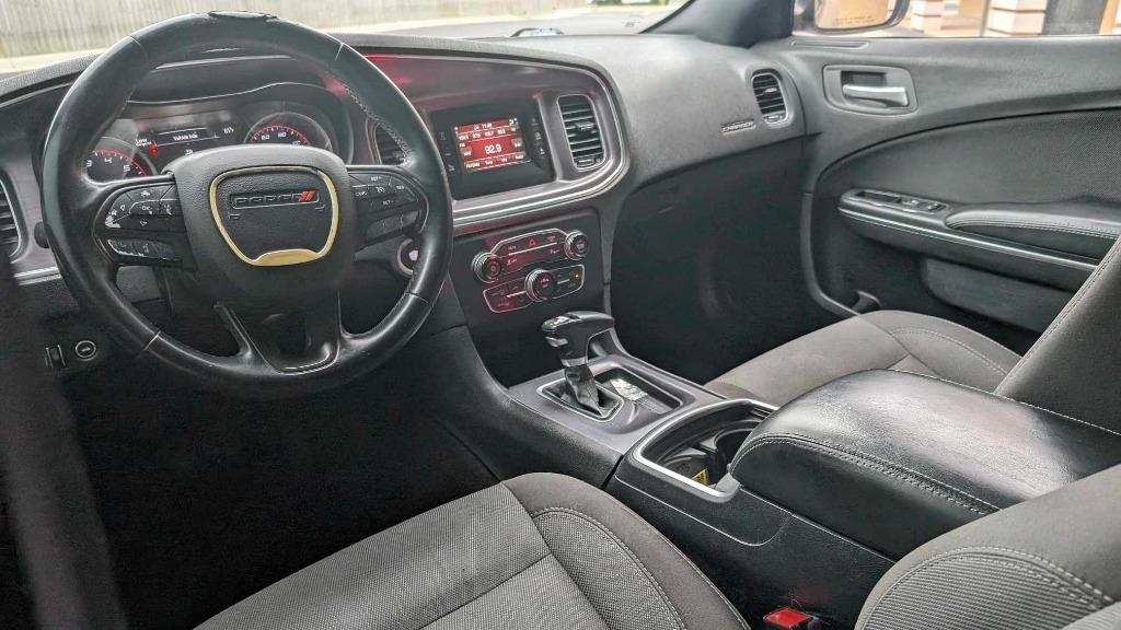 2017 Dodge Charger SE photo