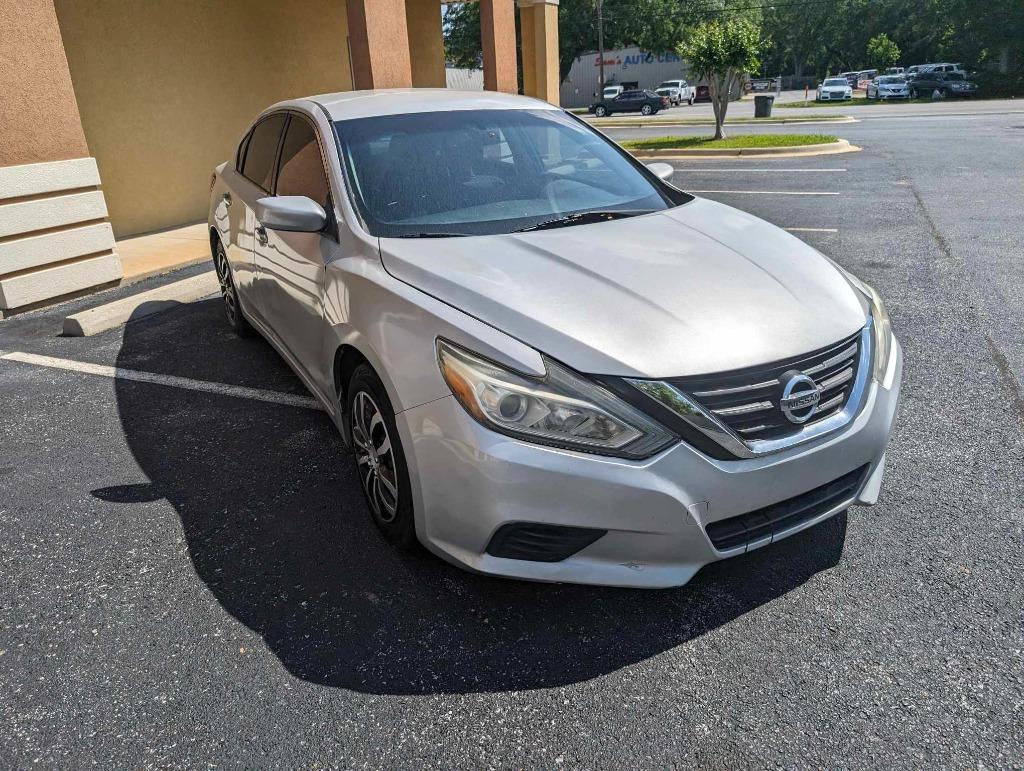 2016 Nissan Altima S photo