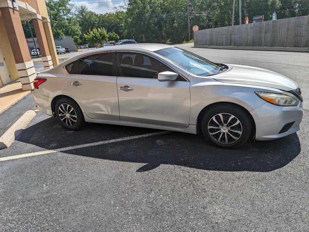 2016 Nissan Altima S photo