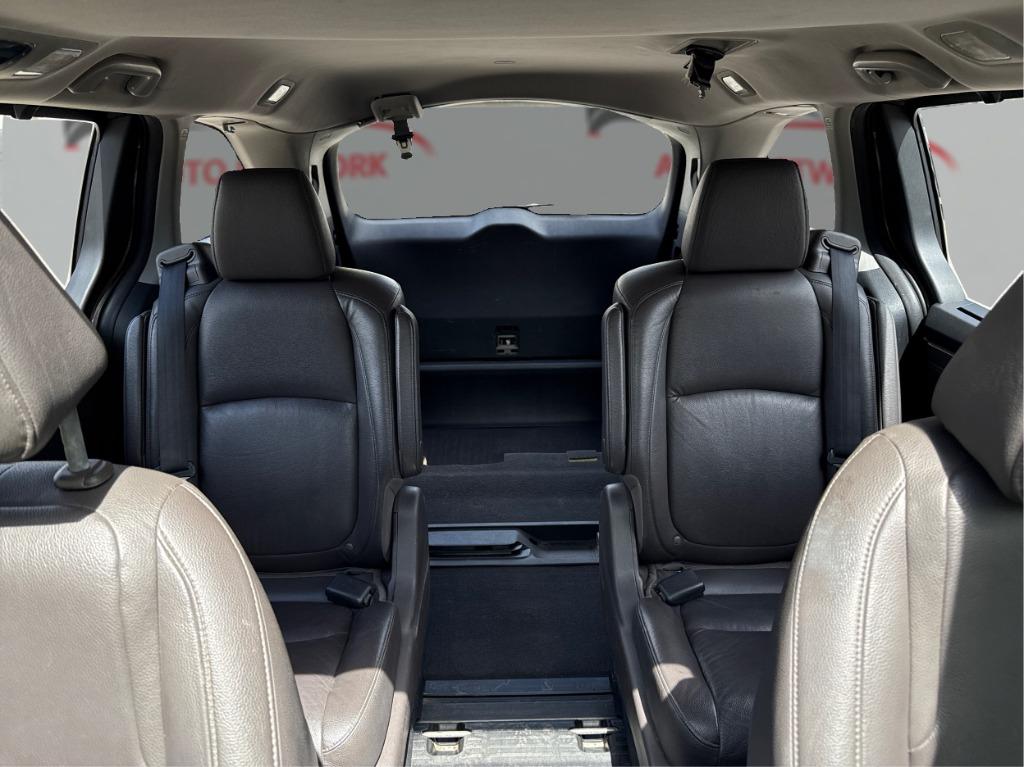 2018 Honda Odyssey - $17,800