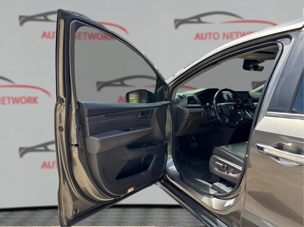2018 Honda Odyssey - $17,800