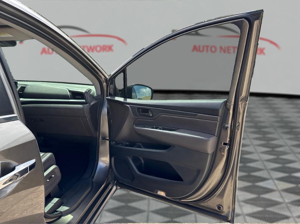 2018 Honda Odyssey - $17,800