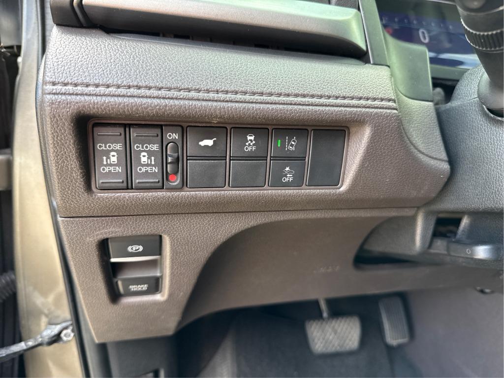 2018 Honda Odyssey - $17,800