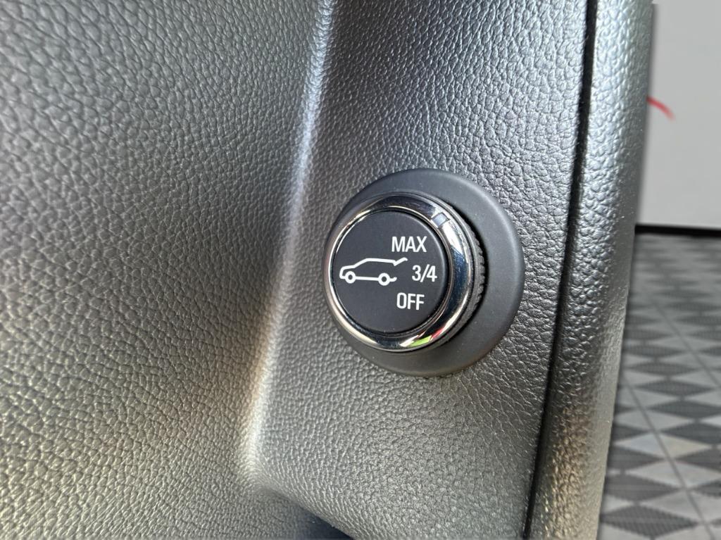 2023 Chevrolet Traverse - $23,900