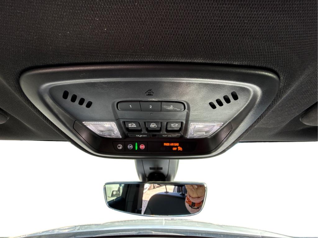 2023 Chevrolet Traverse - $23,900