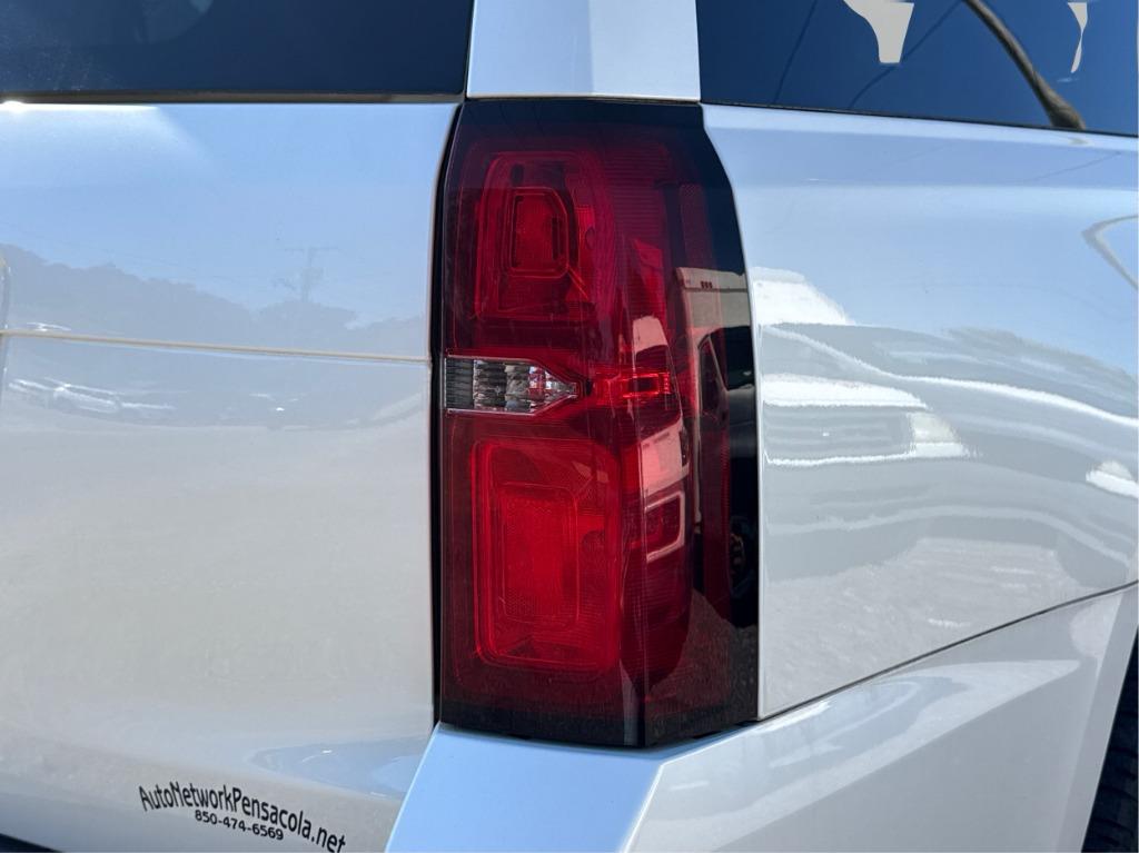 2015 Chevrolet Suburban - $11,900