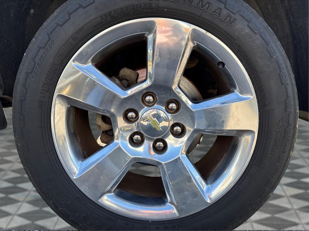 2015 Chevrolet Suburban - $11,900